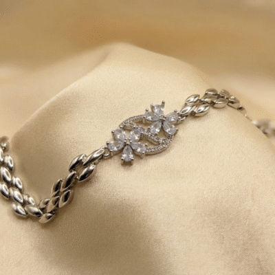 Elegant Bloom: Silver Crystal Floral & Leaf Link Bracelet